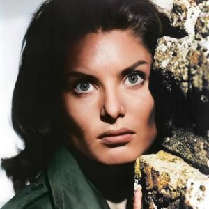 (image for) Belinda Lee