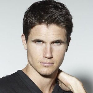 Robbie Amell (image for) Robbie Amell