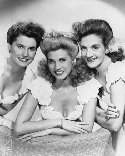 (image for) The Andrew Sisters #0027