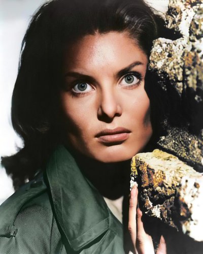 (image for) Belinda Lee #0004 - COLORIZED