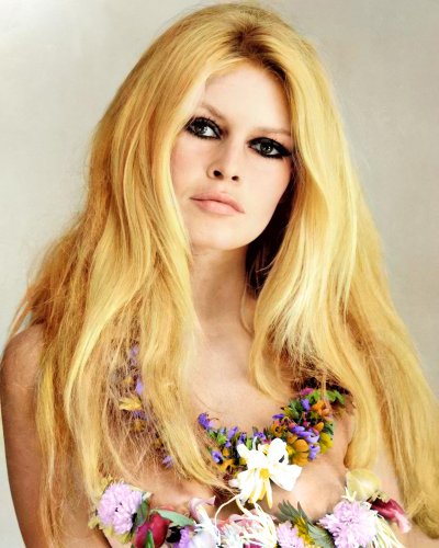 (image for) Brigitte Bardot #2600 - COLORIZED