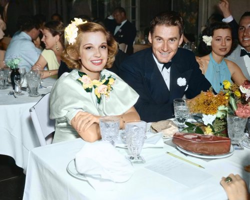 (image for) Errol Flynn - Lili Damita #0022 - COLORIZED