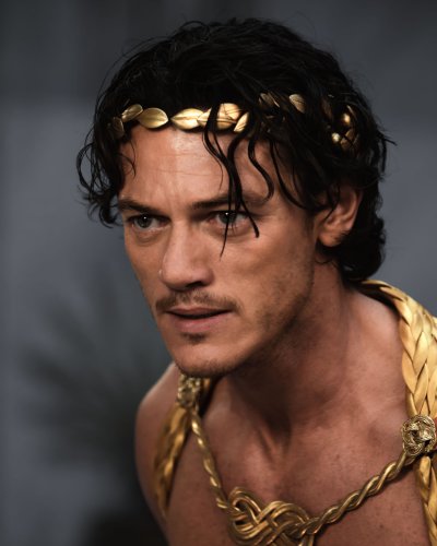 (image for) Luke Evans #0086