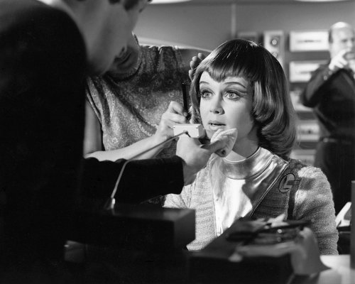 (image for) UFO #0034 - Gabrielle Drake