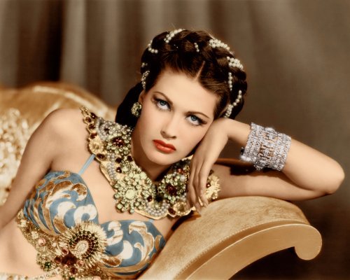 (image for) Yvonne de Carlo #0013 - COLORIZED