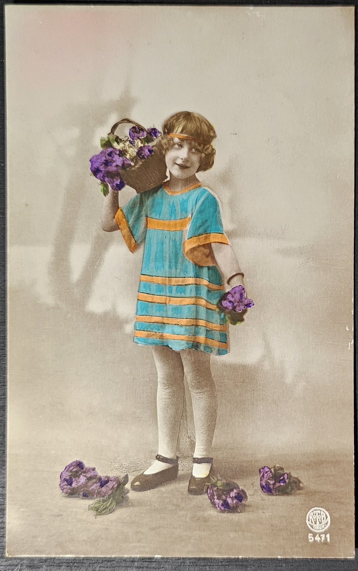 (image for) postcard subject: Child #0001