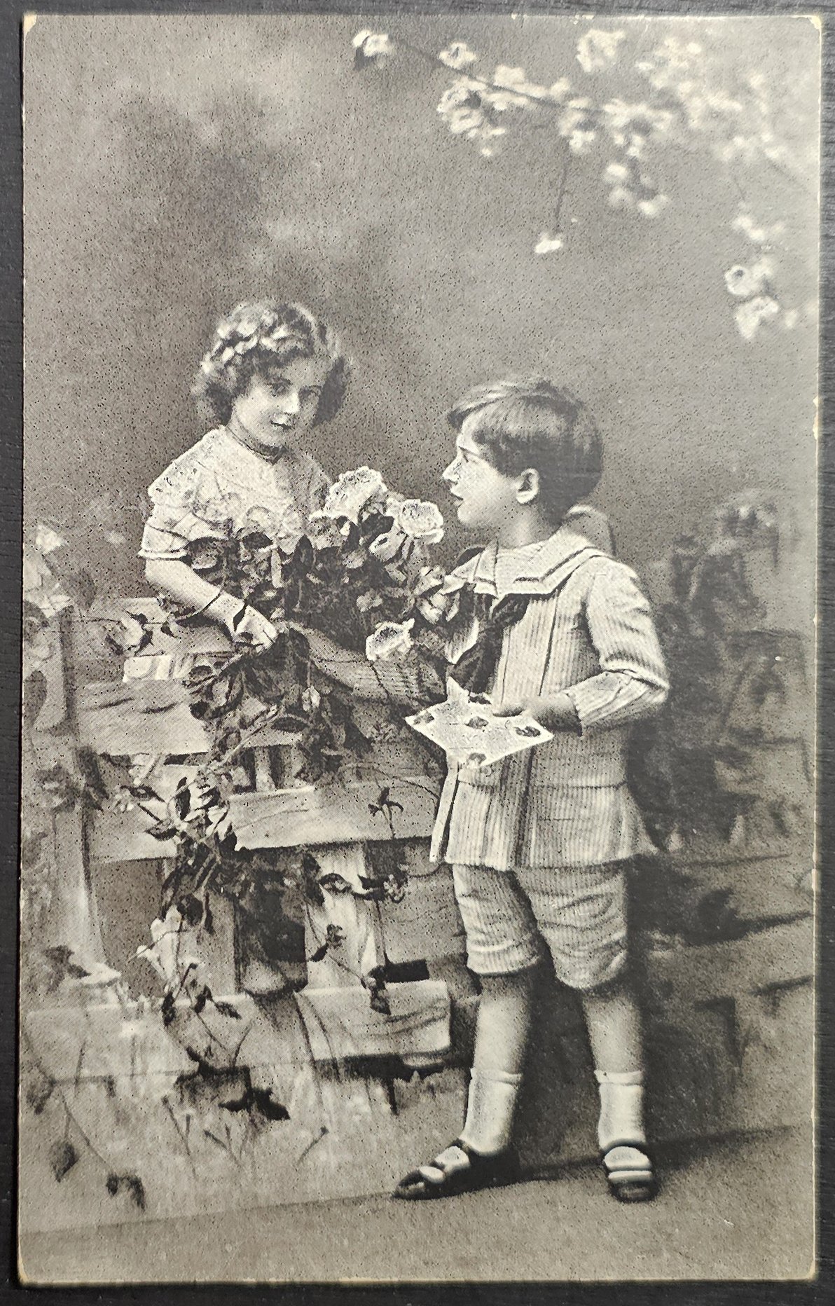 (image for) postcard subject: Child #0004